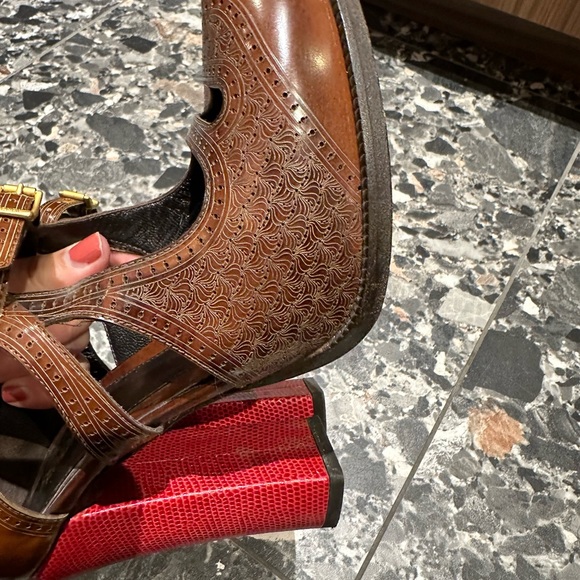 Fendi 4”heels, size 38. Made in Italy - Picture 4 of 6